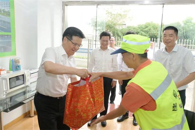 王劍鋒檢查調(diào)度假期文旅消費(fèi)和安全生產(chǎn)工作